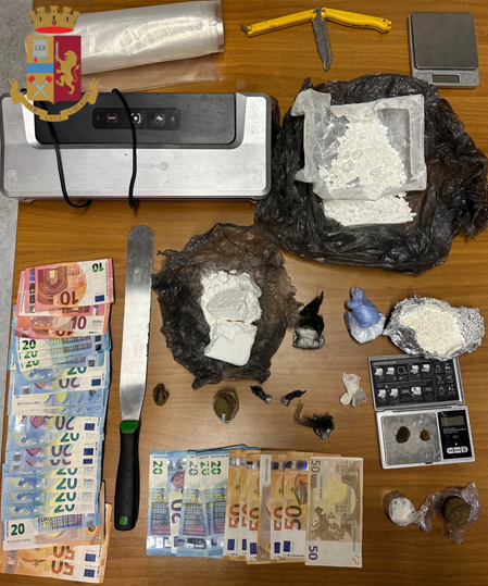 Droga e soldi sequestrati dalla Polizia in un appartamento di Sesto San Giovanni. Mercoledì 25 gennaio 2023