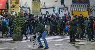 Scontri tra anarchici e forze dell’ordine a ilano. Domemica 12 febbraio 2023