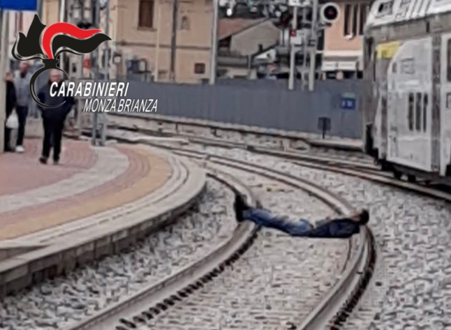 Ubriaco dormiva sui binari della stazione di Meda. Sabato 11 marzo 2023